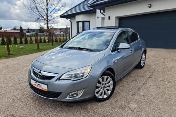 Cosmo A/C Dualzone  Alu 17 Szyberdach Tempomat Czujniki