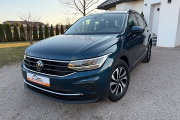 Pierwszy właściciel A/C 3 strefy Navi Tempomat Kamera Keyless Go