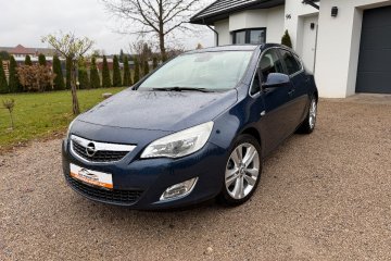 A/C 2 Strefy Nawigacja Tempomat Czujniki Półskóry Alu 18